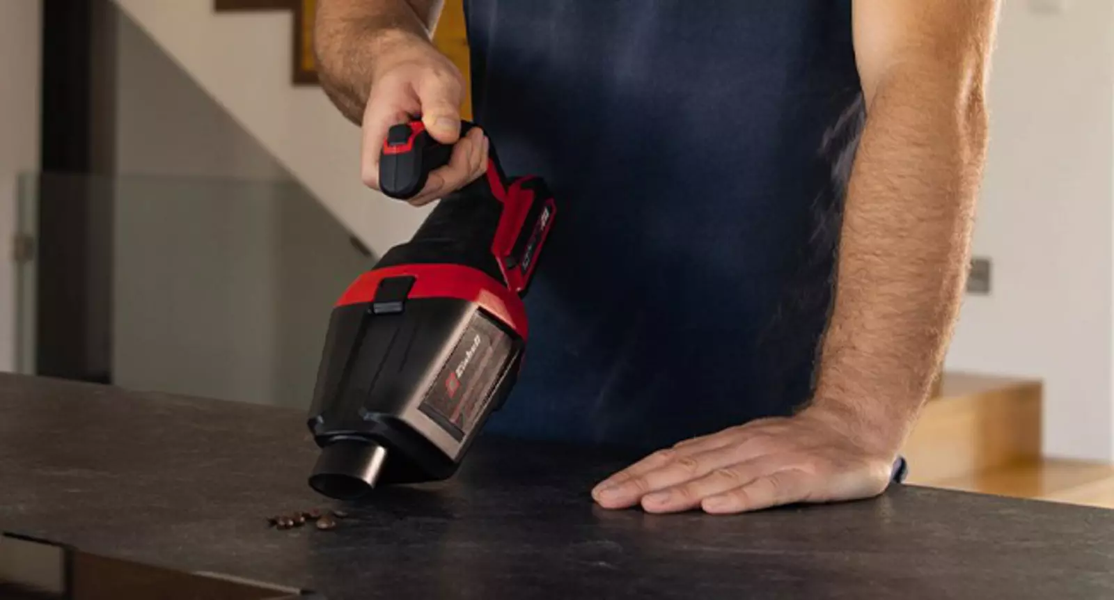 手持式真空吸尘器，使用方便